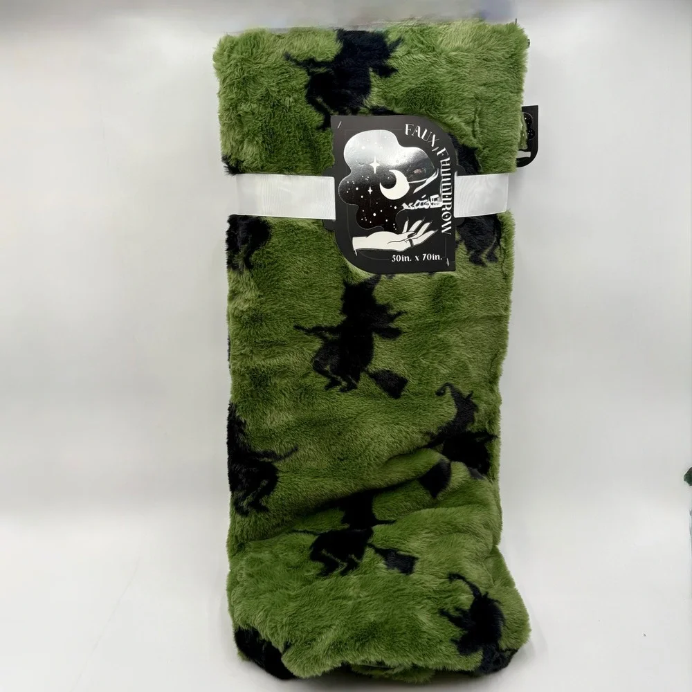 Faux‎ Fur Throw Blanket Green Black Wicked Witch Halloween 50 x 70 in